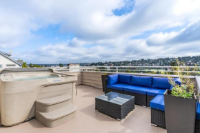 Majestic Views with a Hot Tub!